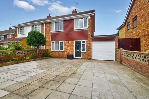 3 bedroom semi-detached house for sale, Tilbury Road, Rainham, Gillingham, ME8