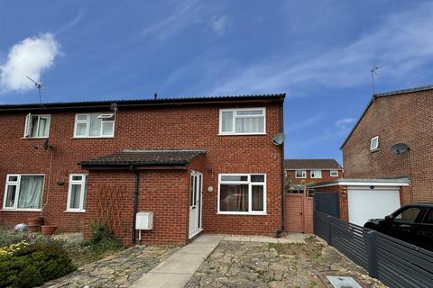 3 bedroom semi-detached house to rent, Hamlyn Close, Taunton