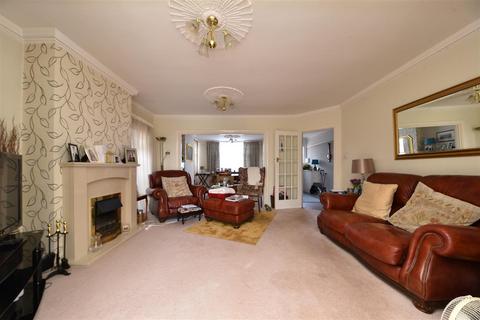 4 bedroom detached house for sale, New Road, Broxbourne