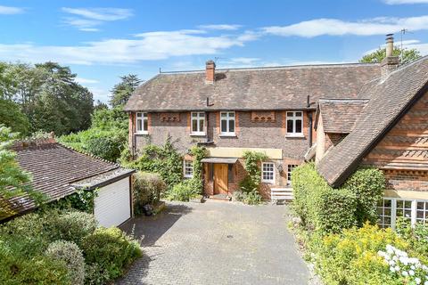Oaklands Lodge Oaks Road, Reigate, RH2 0LE