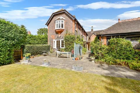 Oaklands Lodge Oaks Road, Reigate, RH2 0LE