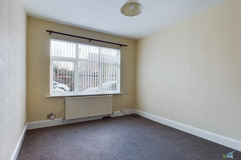 3 bedroom terraced house to rent, Olive Road, Neston CH64