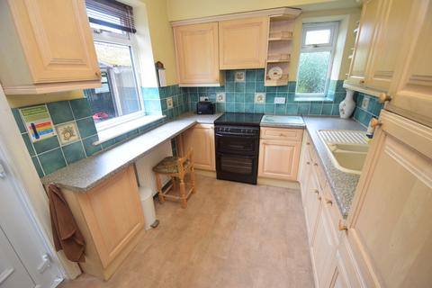 3 bedroom semi-detached house for sale, Fairway, Bradford BD18