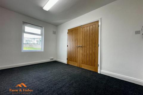 Office to rent, Windy Bank, Colne BB8