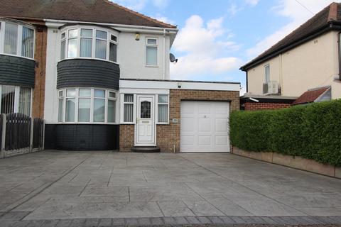 3 bedroom semi-detached house to rent, Basegreen Crescent, Sheffield