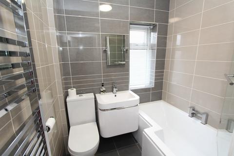 3 bedroom semi-detached house to rent, Basegreen Crescent, Sheffield