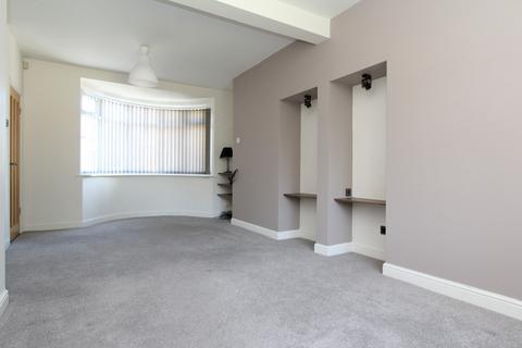 3 bedroom semi-detached house to rent, Basegreen Crescent, Sheffield
