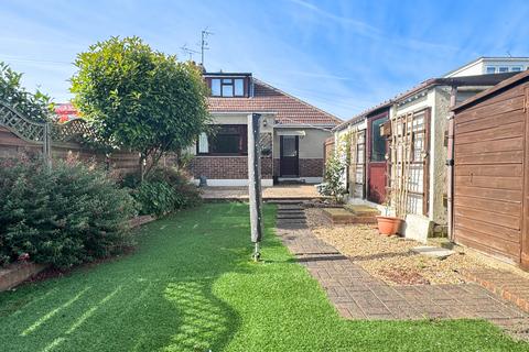 2 bedroom bungalow for sale, Bourne Grove, Sittingbourne, Kent, ME101SZ