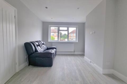 3 bedroom terraced house to rent, Rutland Way, Kent BR5