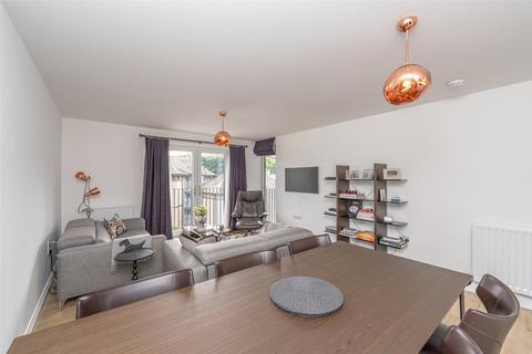 Flat 10, 21c Brunswick Road, Edinburgh, EH7 5FN