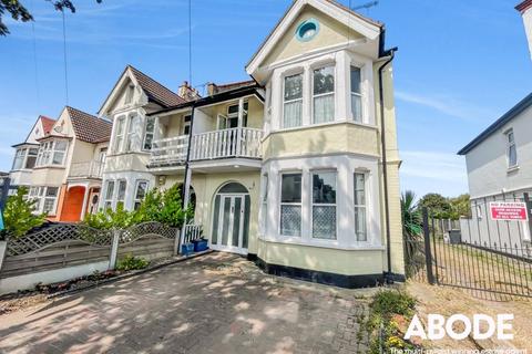 4 bedroom semi-detached house for sale, Shaftesbury Avenue, Southend-On-Sea SS1