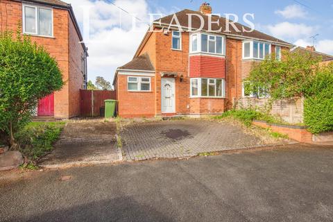 3 bedroom semi-detached house to rent, Oldbury Road, St. John's, WR2