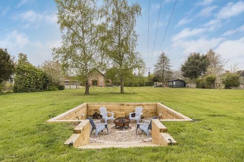 6 bedroom country house for sale, Thetford Road, Fakenham Magna