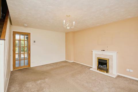 3 bedroom property to rent, Rosetta Drive, East Cowes