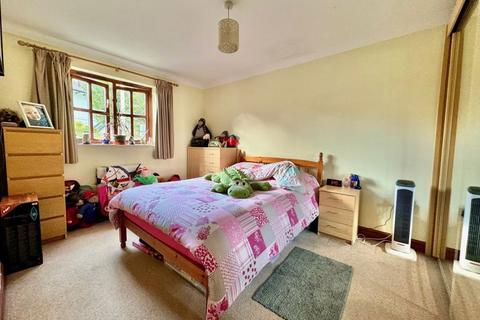 1 Croppins Close, Buckfastleigh, TQ11 0EY