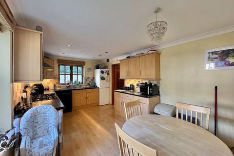 1 Croppins Close, Buckfastleigh, TQ11 0EY