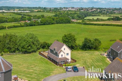 4 bedroom detached house for sale, Wiltshire Crescent, Royal Wootton Bassett