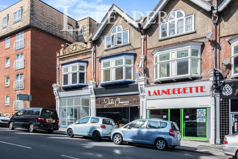 3 bedroom flat to rent, Queens Road, Westbourne