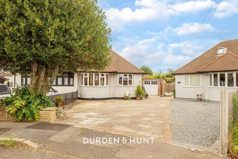 6 Maple Close, Hornchurch, RM12 4QL