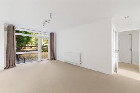 2 bedroom apartment to rent, Woodford Road, South Woodford