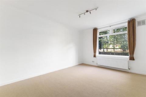 2 bedroom apartment to rent, Woodford Road, South Woodford