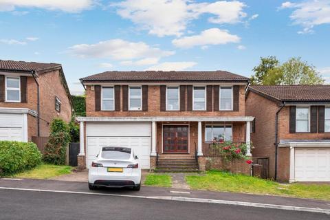 4 bedroom detached house to rent, Rectory Orchard, Wimbledon Village, SW19 5AS