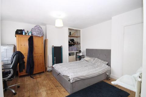 3 bedroom terraced house for sale, Stanley Avenue, Greenford