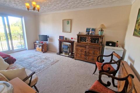 2 bedroom flat for sale, Steyne Road, Bembridge, Isle of Wight, PO35 5XH