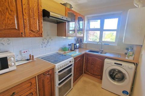 2 bedroom flat for sale, Steyne Road, Bembridge, Isle of Wight, PO35 5XH