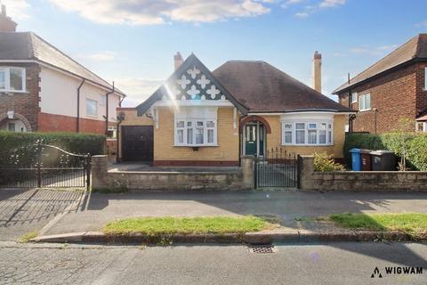 3 bedroom detached bungalow for sale, Legarde Avenue, Anlaby Road, HU4