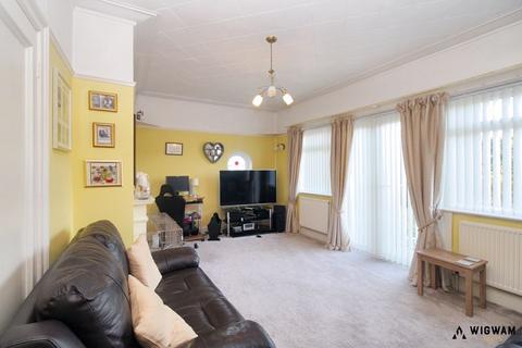 3 bedroom detached bungalow for sale, Legarde Avenue, Anlaby Road, HU4