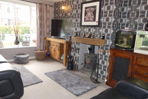 4 bedroom semi-detached house for sale, Dingle Avenue, Oldham OL2