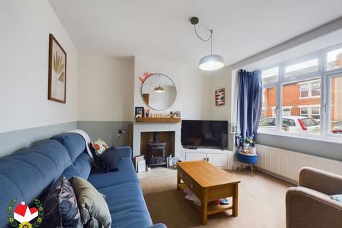 102 Rosebery Avenue, Gloucester, GL1 5EJ