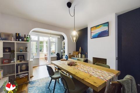 102 Rosebery Avenue, Gloucester, GL1 5EJ