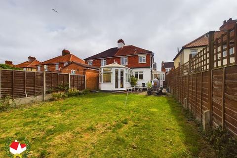 102 Rosebery Avenue, Gloucester, GL1 5EJ