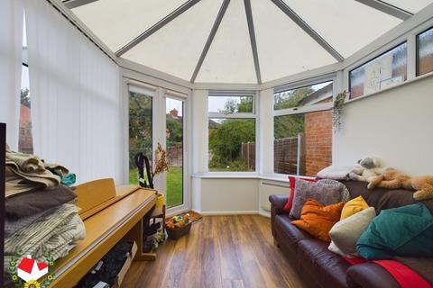 102 Rosebery Avenue, Gloucester, GL1 5EJ