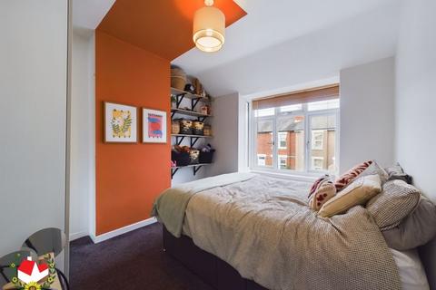 102 Rosebery Avenue, Gloucester, GL1 5EJ