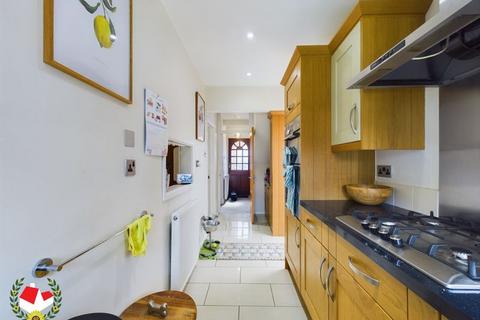 102 Rosebery Avenue, Gloucester, GL1 5EJ
