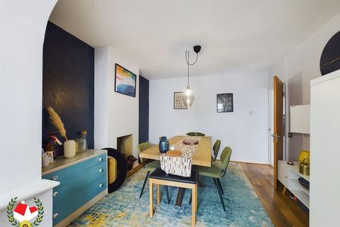 102 Rosebery Avenue, Gloucester, GL1 5EJ