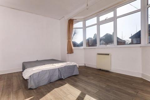 2 bedroom apartment to rent, Bryanstone Road, Bournemouth BH3