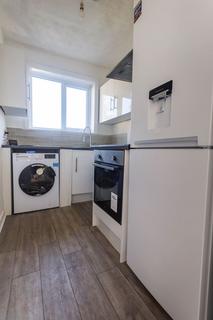 2 bedroom apartment to rent, Bryanstone Road, Bournemouth BH3