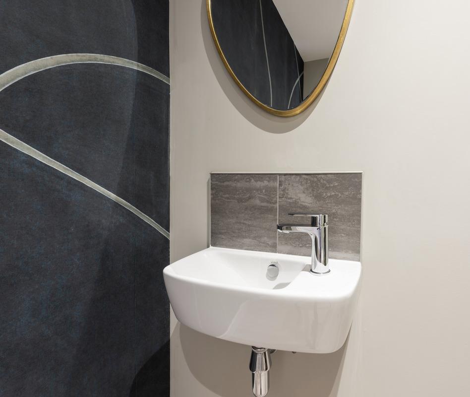 Indicative WC, Contemporary Modern Decoration