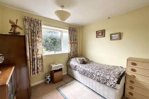 50 Medlock Drive, Sheffield, S13 9BB