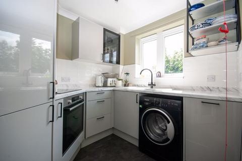 2 bedroom apartment for sale, Hamlet Court Road, Westcliff-On-Sea