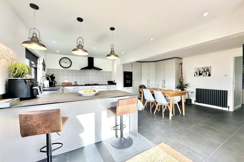 24 Fairfield, Ilfracombe, EX34 9ND