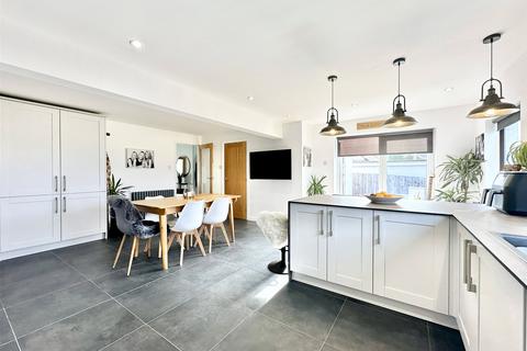 24 Fairfield, Ilfracombe, EX34 9ND