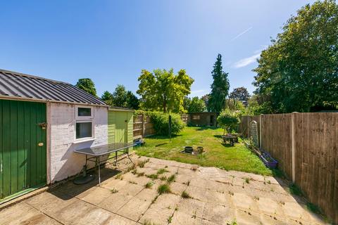45 Buckingham Road, Richmond, TW10 7EH