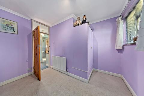 45 Buckingham Road, Richmond, TW10 7EH