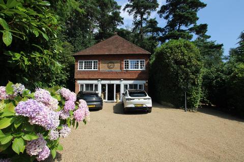 Heron Cottage Hazel Grove, Hindhead, GU26 6BJ