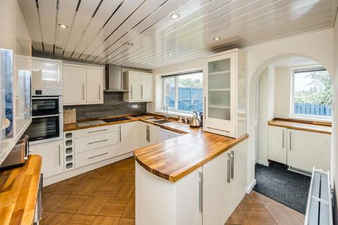 155 Foxcroft Drive, Brighouse, HD6 3UP